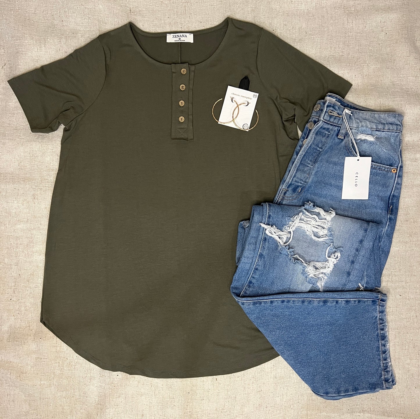 BUTTON DETAIL TEE