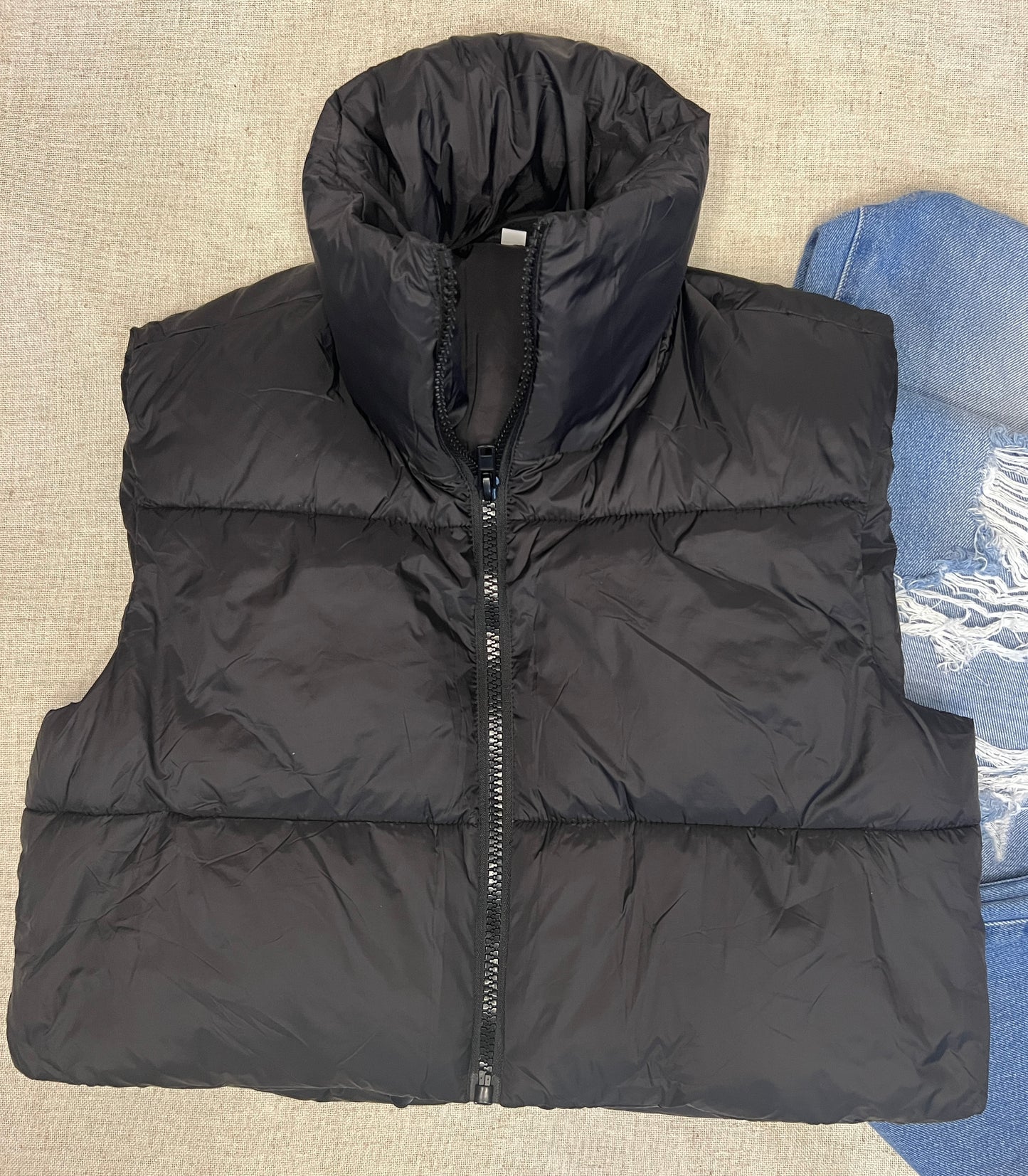 COLLARED CROP PUFFER VEST